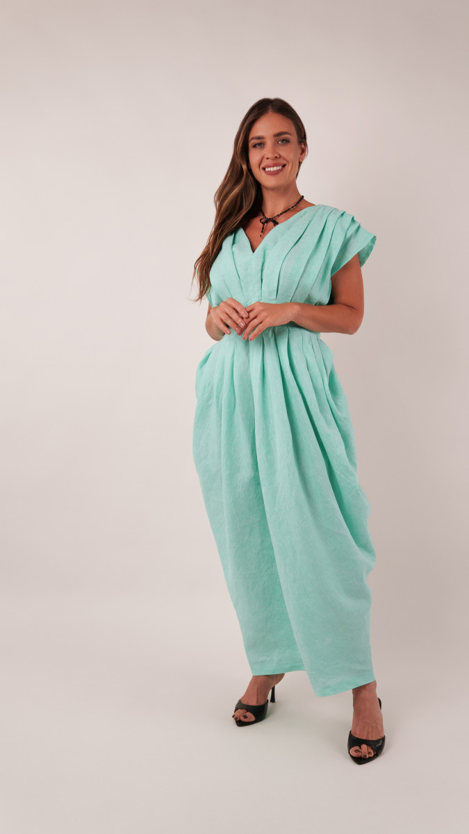 The Larimar Cocoon Dress Free Sewing Pattern - Model Photos - Mood Fabrics Sewciety Blog - Free Sewing Pattern MDF542