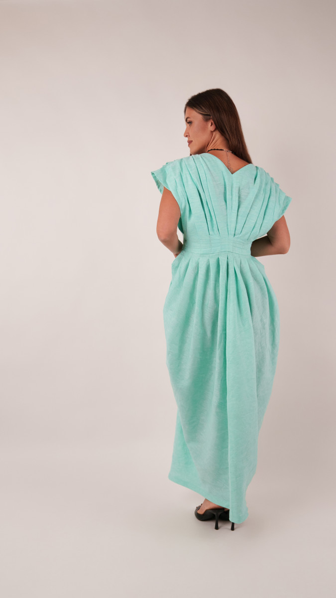 The Larimar Cocoon Dress Free Sewing Pattern - Model Photos - Mood Fabrics Sewciety Blog - Free Sewing Pattern MDF542