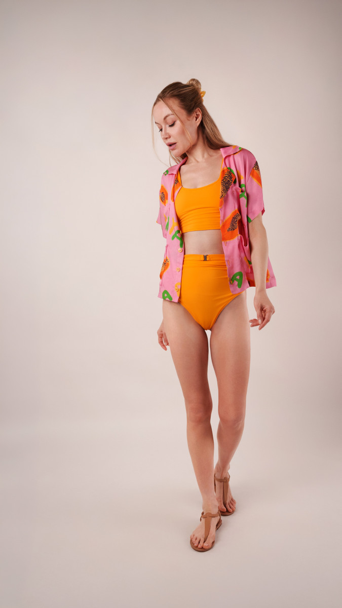 Carica Poolside Cover Up Set Free Sewing Pattern - Model Photos - Mood Fabrics Sewciety Blog - Free Sewing Pattern MDF541