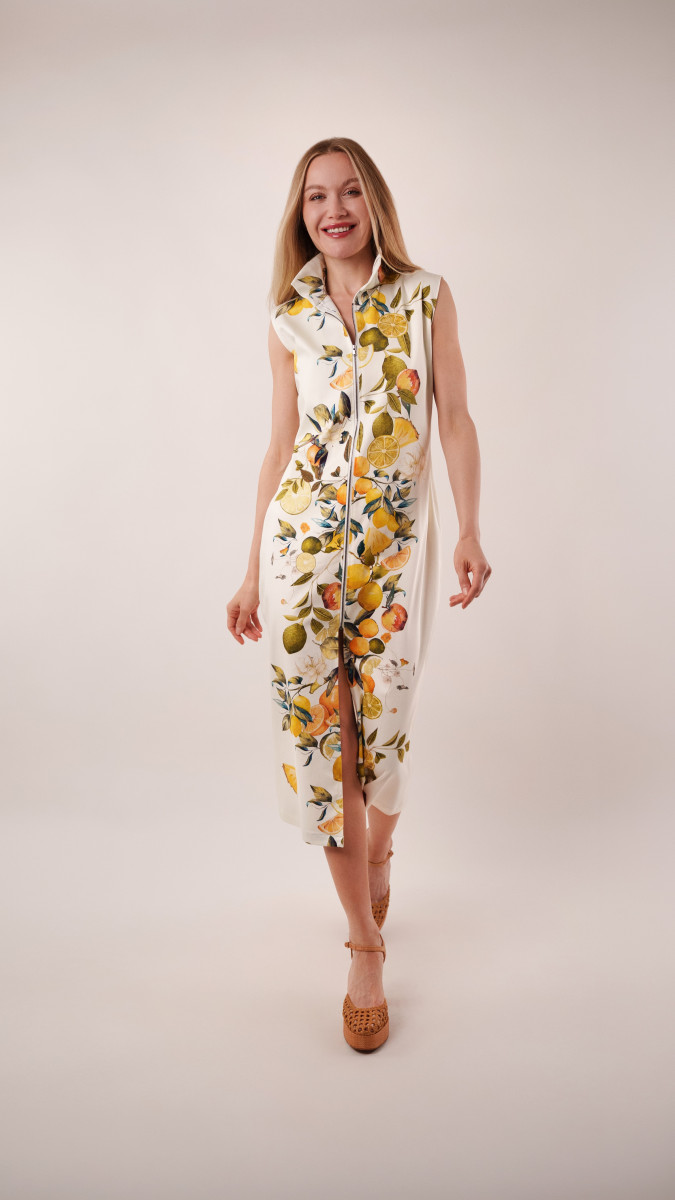 Amalfi Zip-Front Midi Resort Dress Free Sewing Pattern - Model Photos - Mood Fabrics Sewciety Blog - Free Sewing Pattern MDF536
