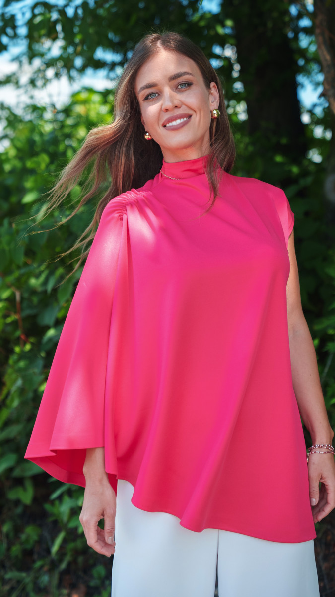 Telluride Asymmetrical Top Free Sewing Pattern - Model Photos - Mood Fabrics Sewciety Blog - Free Sewing Pattern MDF546