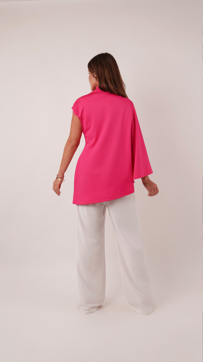 Telluride Asymmetrical Top Free Sewing Pattern - Model Photos - Mood Fabrics Sewciety Blog - Free Sewing Pattern MDF546