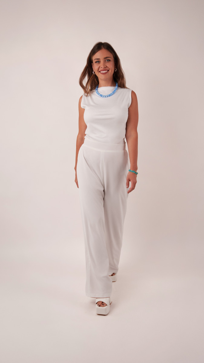 Ojai Reversible Wide-Leg Pants Free Sewing Pattern - Model Photos - Mood Fabrics Sewciety Blog - Free Sewing Pattern MDF545