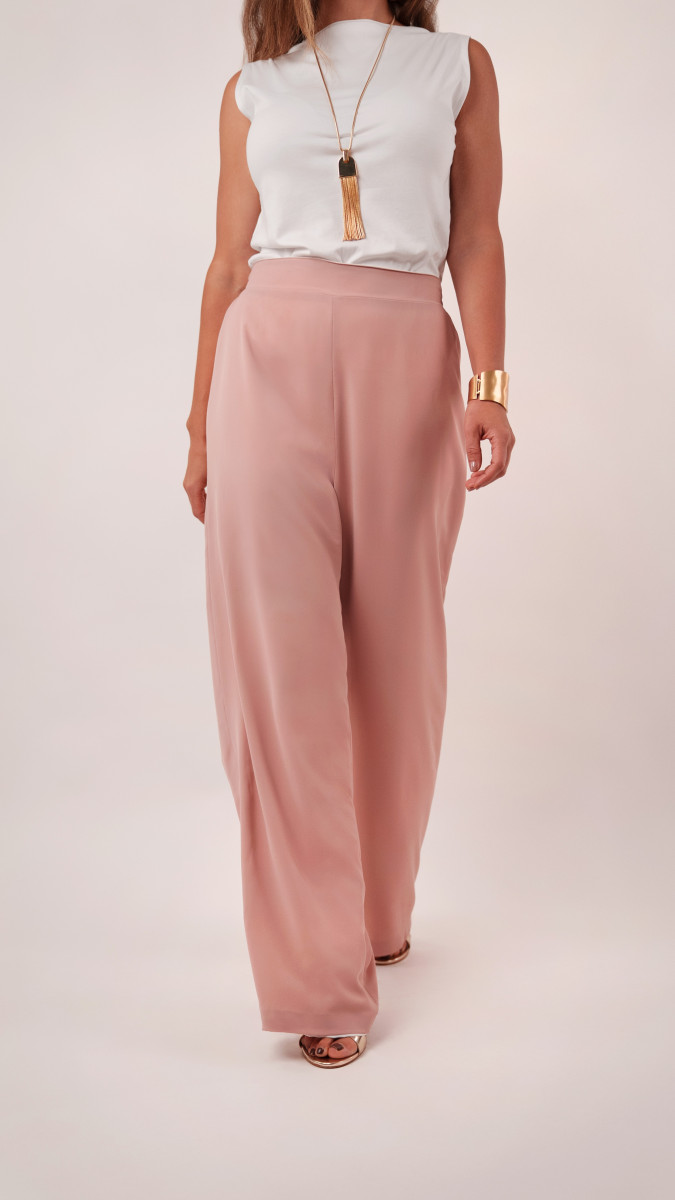 Ojai Reversible Wide-Leg Pants Free Sewing Pattern - Model Photos - Mood Fabrics Sewciety Blog - Free Sewing Pattern MDF545