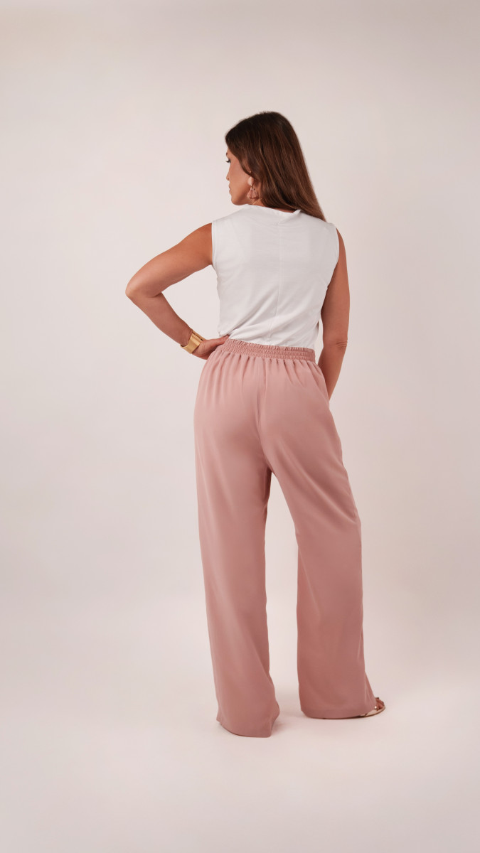 Ojai Reversible Wide-Leg Pants Free Sewing Pattern - Model Photos - Mood Fabrics Sewciety Blog - Free Sewing Pattern MDF545