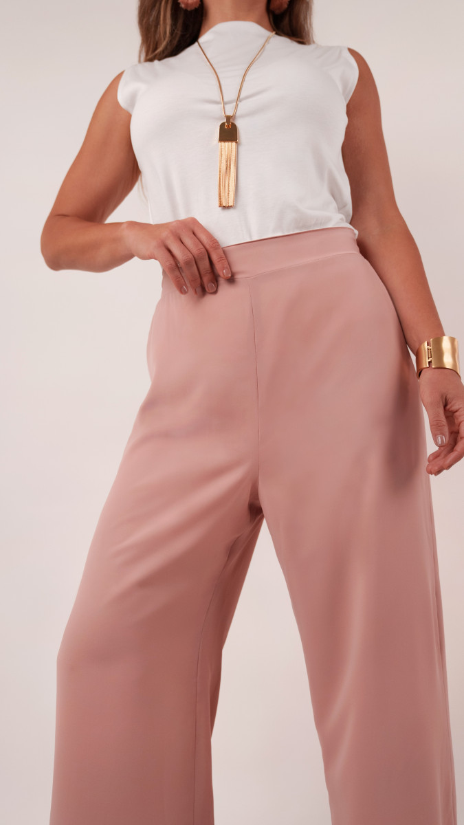 Ojai Reversible Wide-Leg Pants Free Sewing Pattern - Model Photos - Mood Fabrics Sewciety Blog - Free Sewing Pattern MDF545