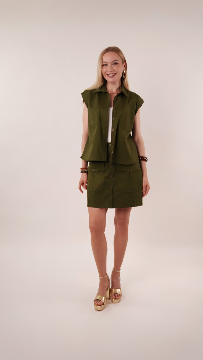 Kalla Ensemble Free Sewing Pattern - Model Photos - Mood Fabrics Sewciety Blog - Free Sewing Pattern MDF346