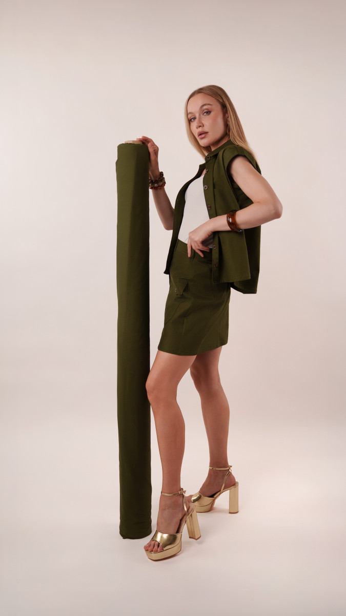 Kalla Ensemble Free Sewing Pattern - Model Photos - Mood Fabrics Sewciety Blog - Free Sewing Pattern MDF346