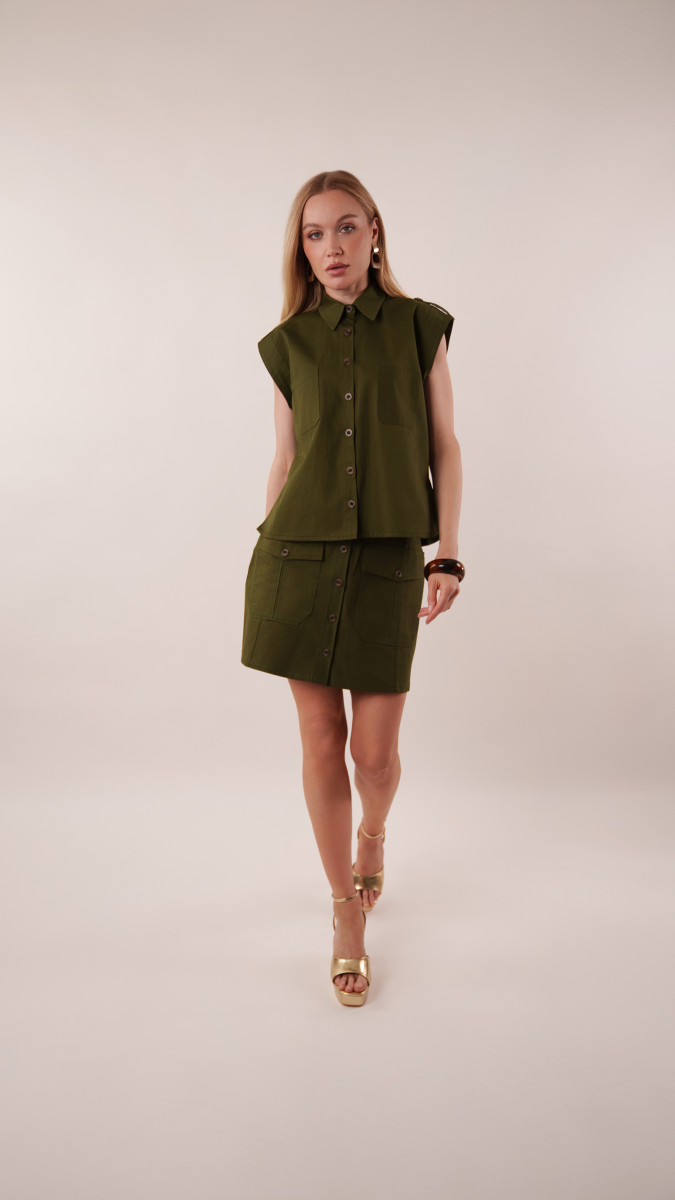 Kalla Ensemble Free Sewing Pattern - Model Photos - Mood Fabrics Sewciety Blog - Free Sewing Pattern MDF346