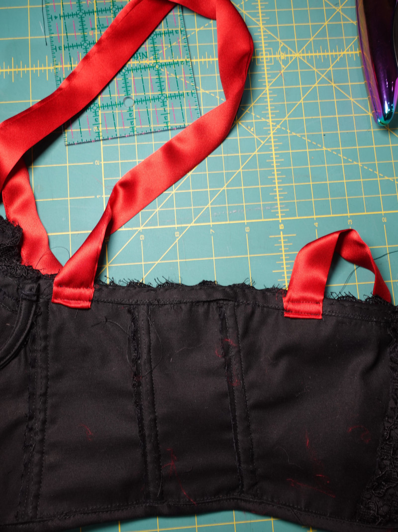 Turning the Parker Corset Into a Bustier with Straps